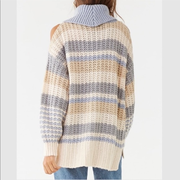 Paris To Jena Oversized Sweater Crochet Cold Shoulder Turtleneck Size S - Picture 7 of 13